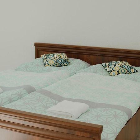 Apartman Emily Brezno Bagian luar foto