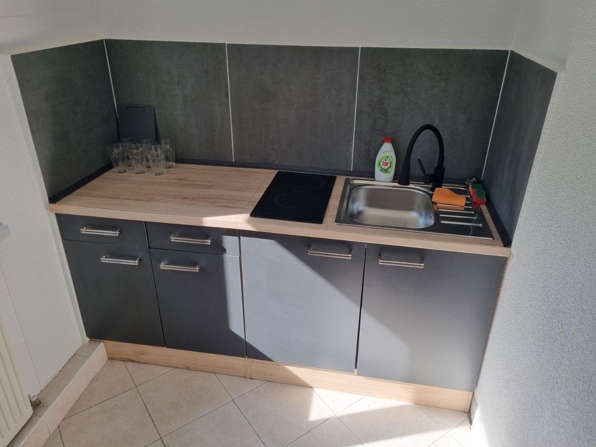 Apartman Emily Brezno Bagian luar foto