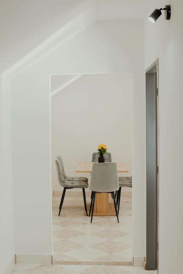 Apartman Emily Brezno Bagian luar foto