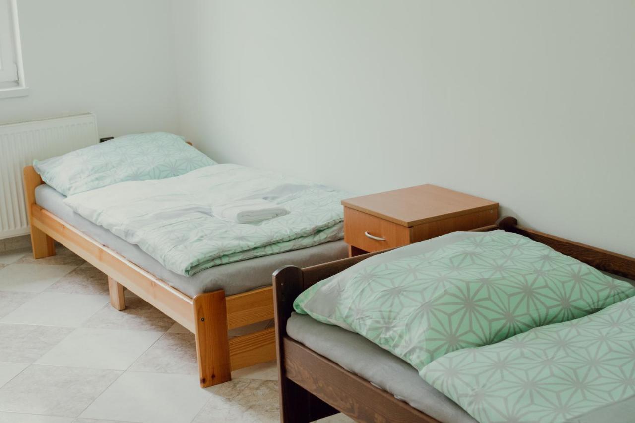 Apartman Emily Brezno Bagian luar foto